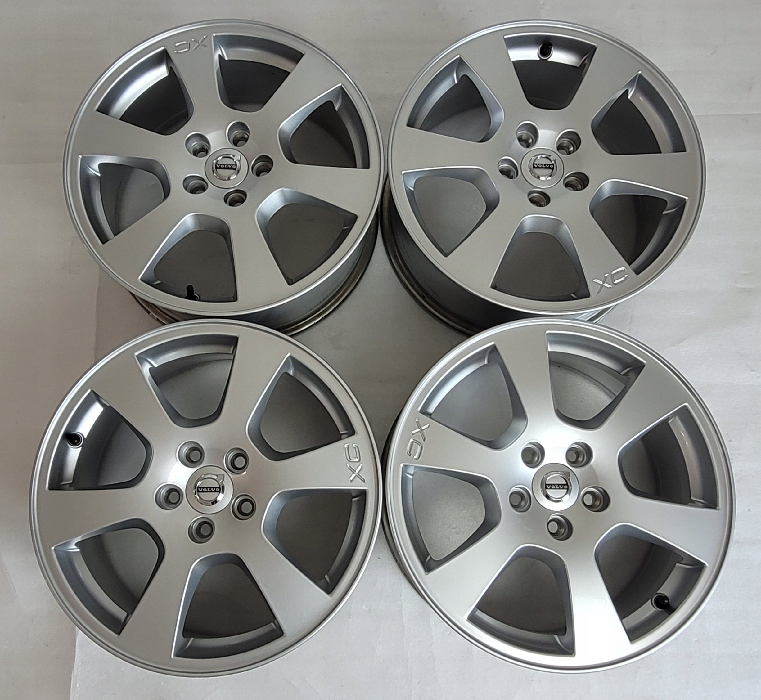 Alu Felge Volvo XC60 Aluminum rim 17 Zoll 7.5J 5x108 55ET 30671480