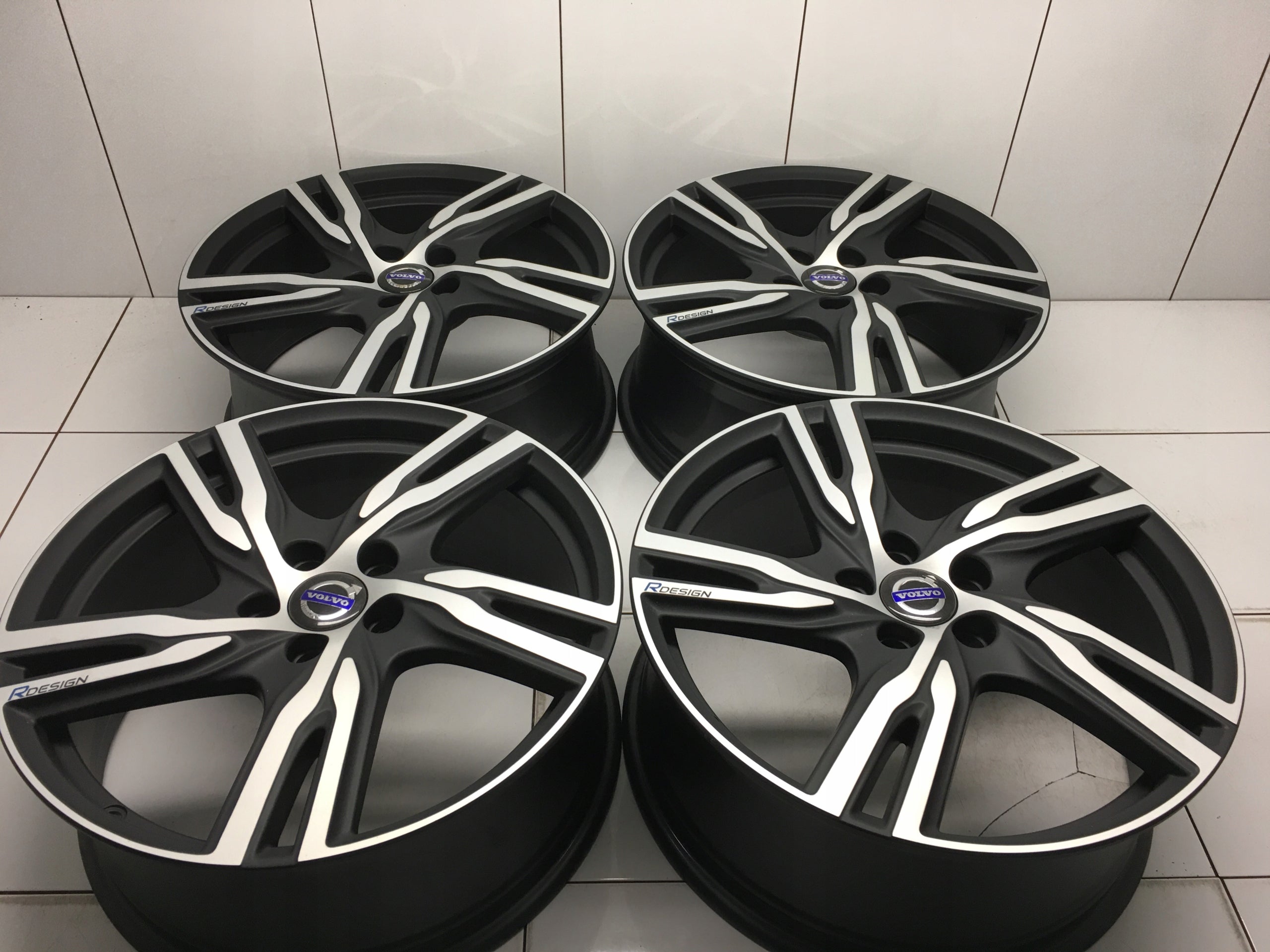  Alu Felge Volvo V40 Aluminum rim 20 Zoll 8.5J 5x108 47ET 31381642 product image