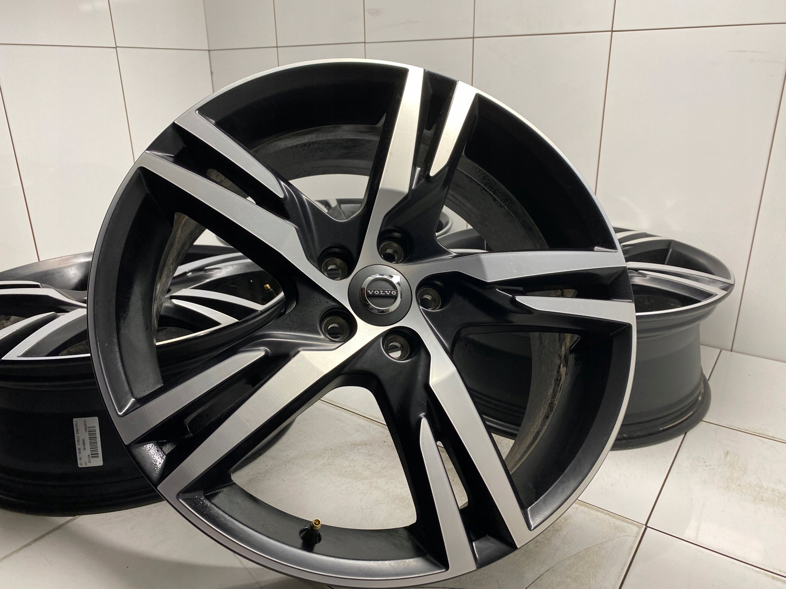 Alu Felge Volvo XC60 XC40 142 19 Zoll 7.5J 5x114.3 50,5ET 31423931