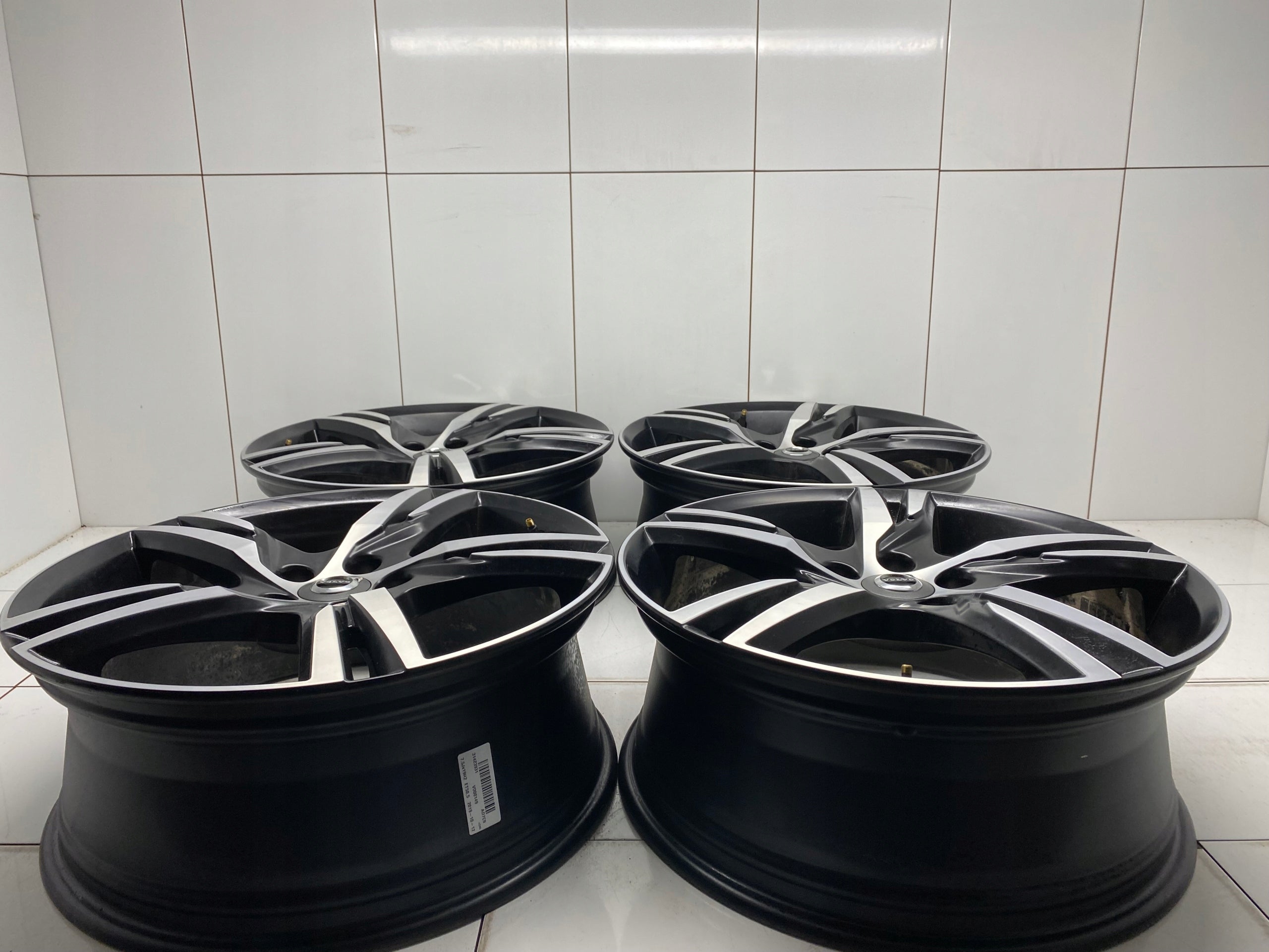 Alu Felge Volvo XC60 XC40 142 19 Zoll 7.5J 5x114.3 50,5ET 31423931