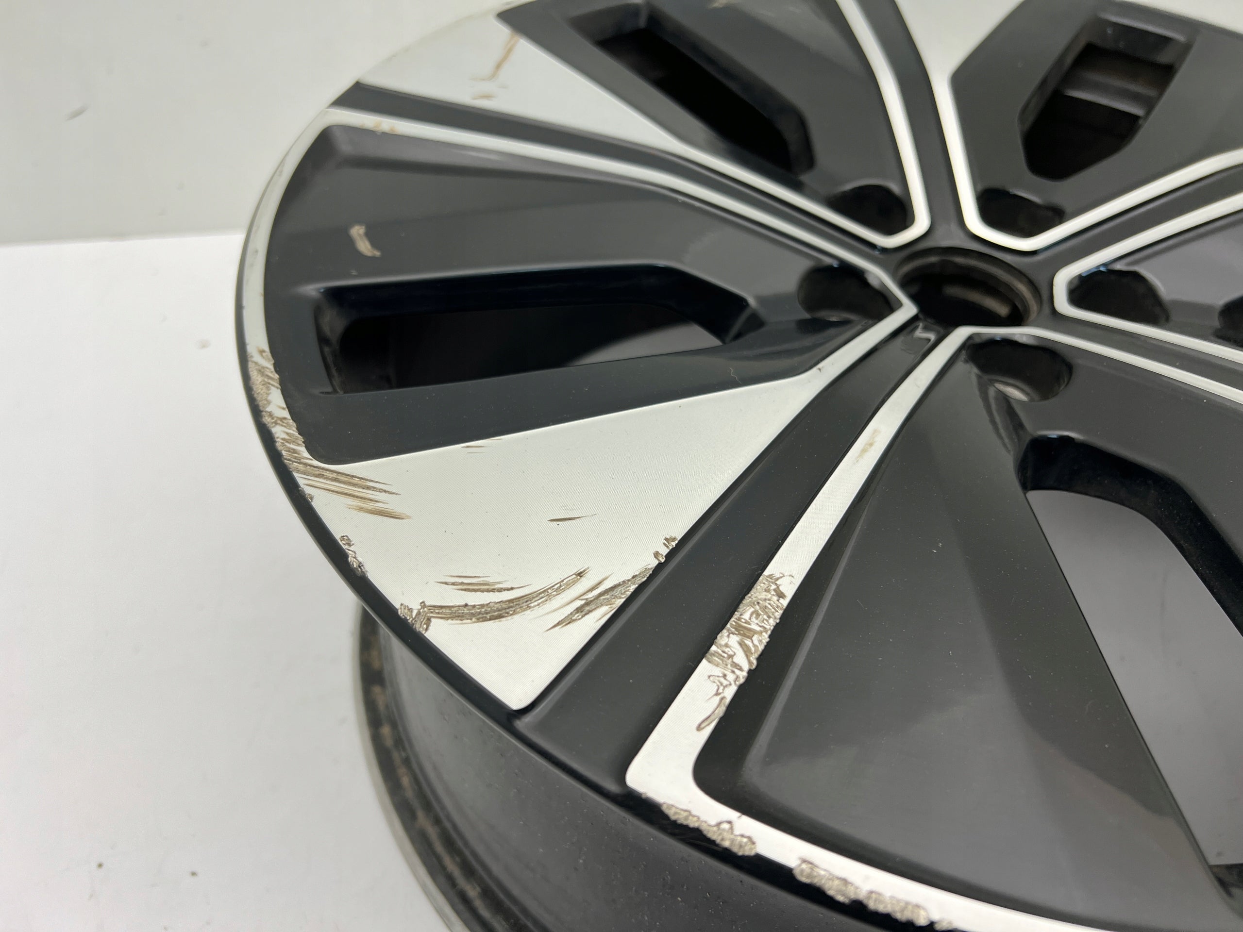 Alu Felge Volvo XC40 Aluminum rim 19 Zoll 8.0J 5x108 32327781